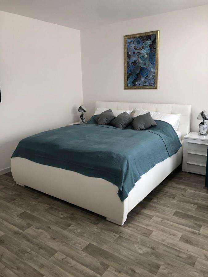 X28 Apartment *