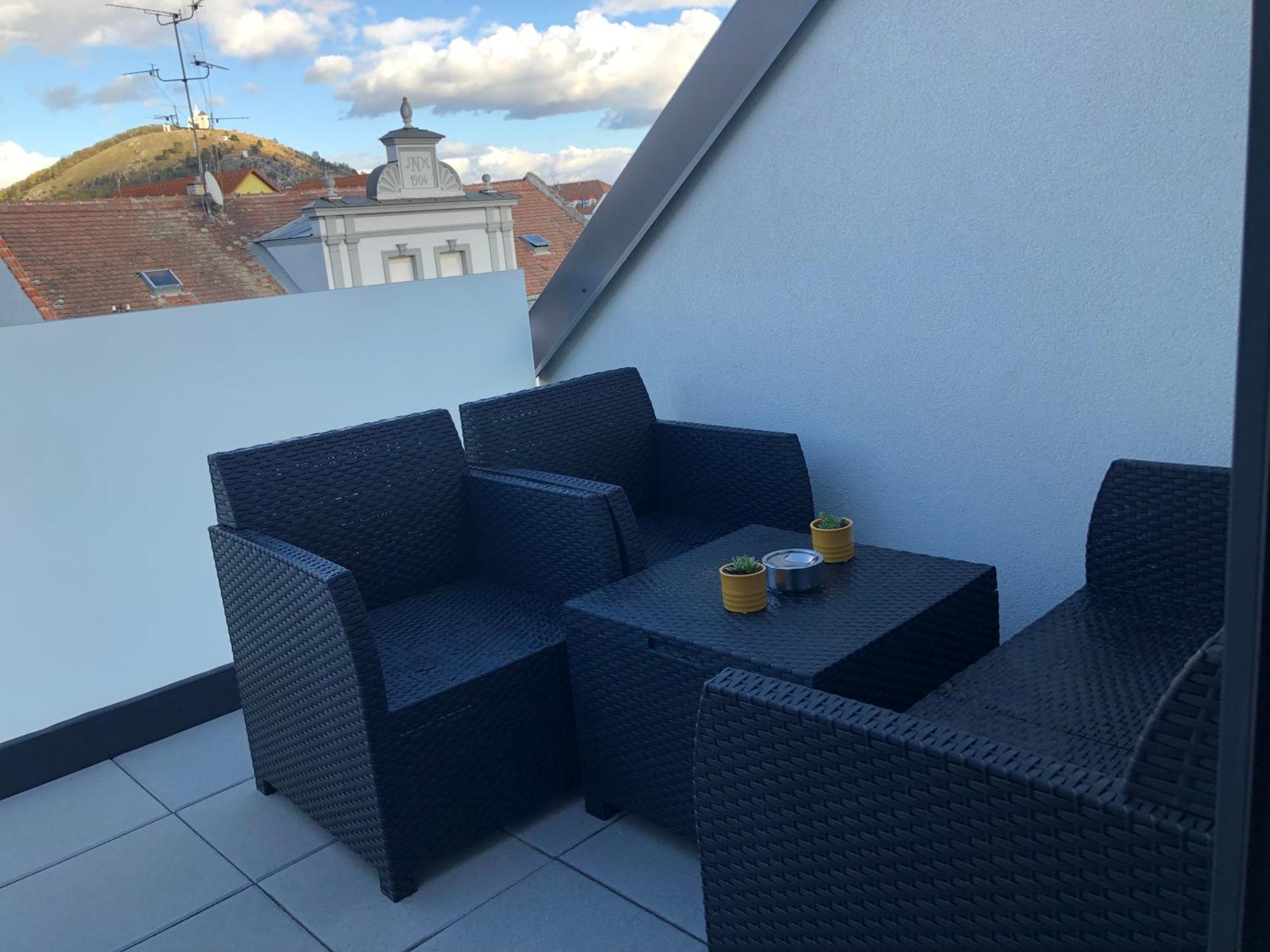 X28 * Mikulov