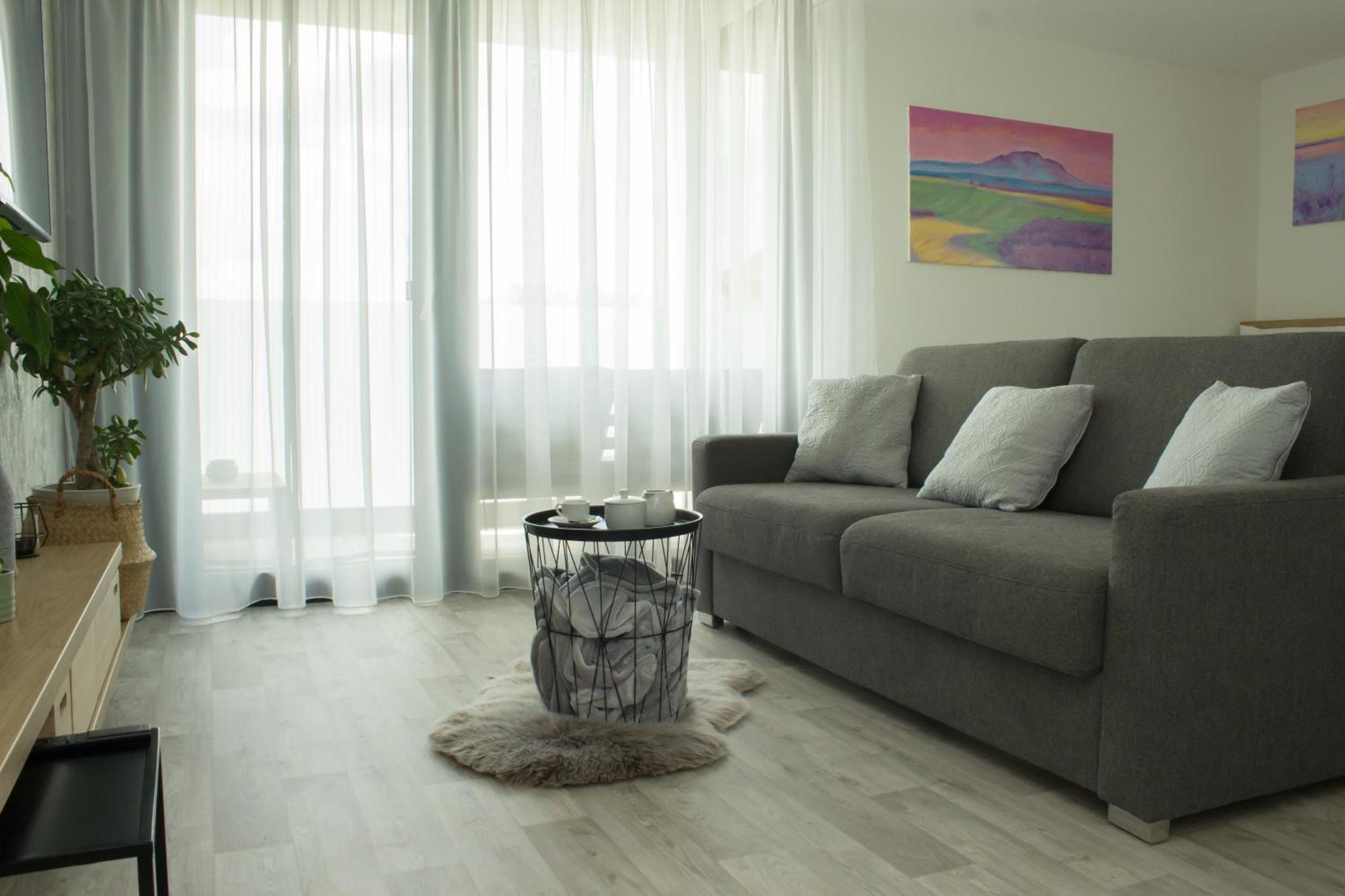 Apartment X28