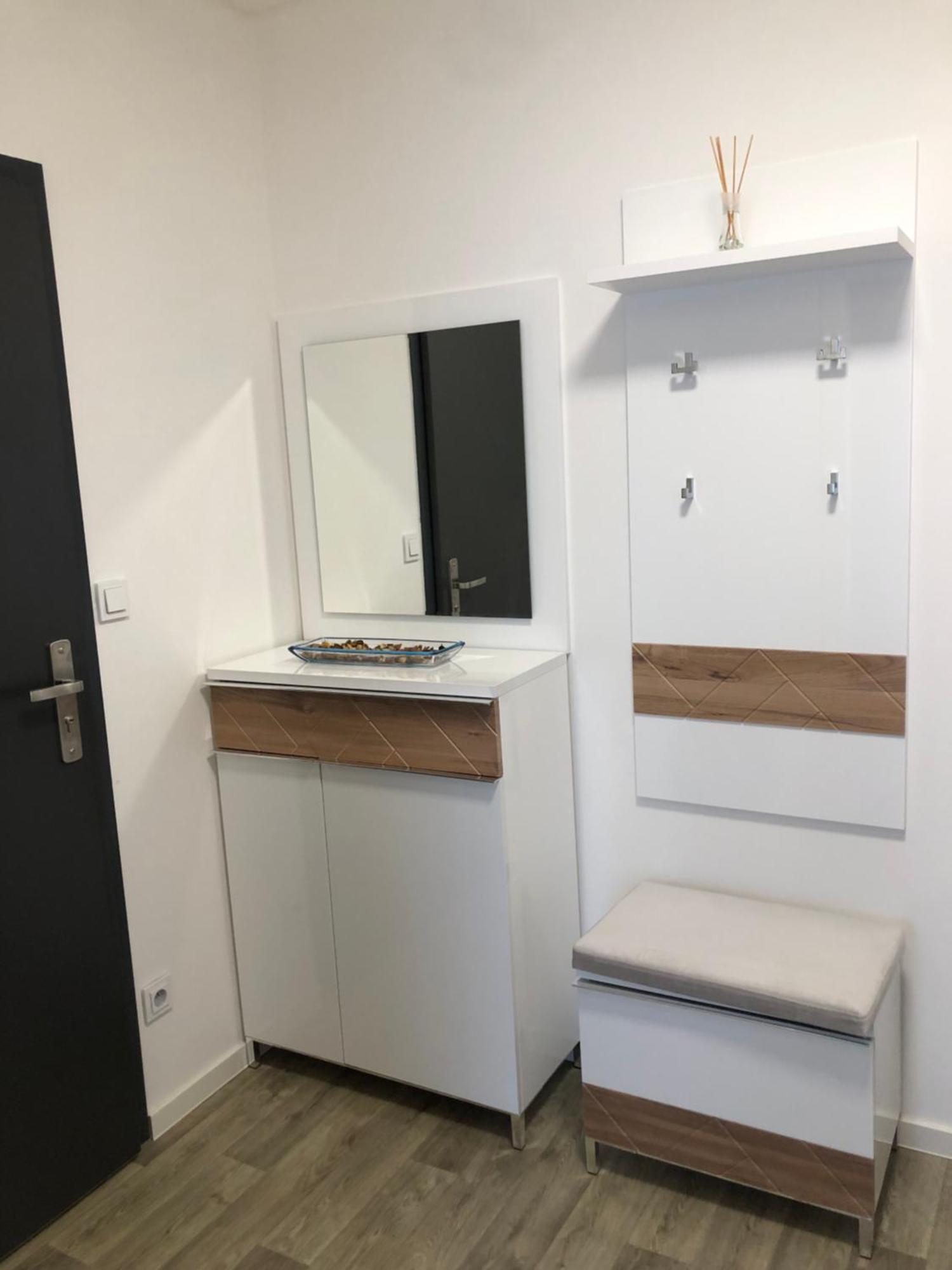 X28 Apartment *